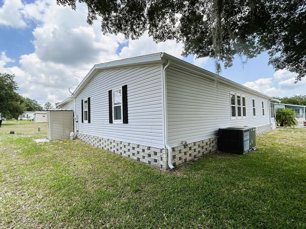 501 Honeysuckle Dr, Fruitland Park FL 34731