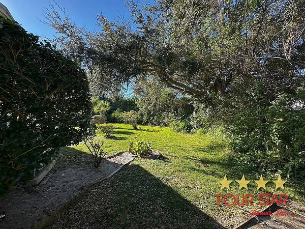 3208 E Derry Dr, Sebastian FL 32958