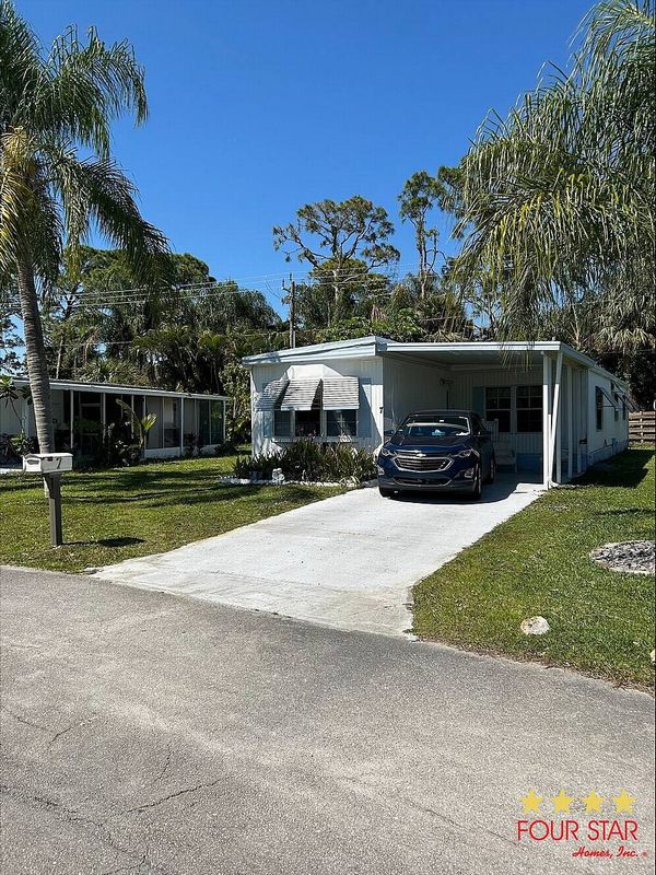 7 Quintana Roo Lane, Port St. Lucie FL 34952