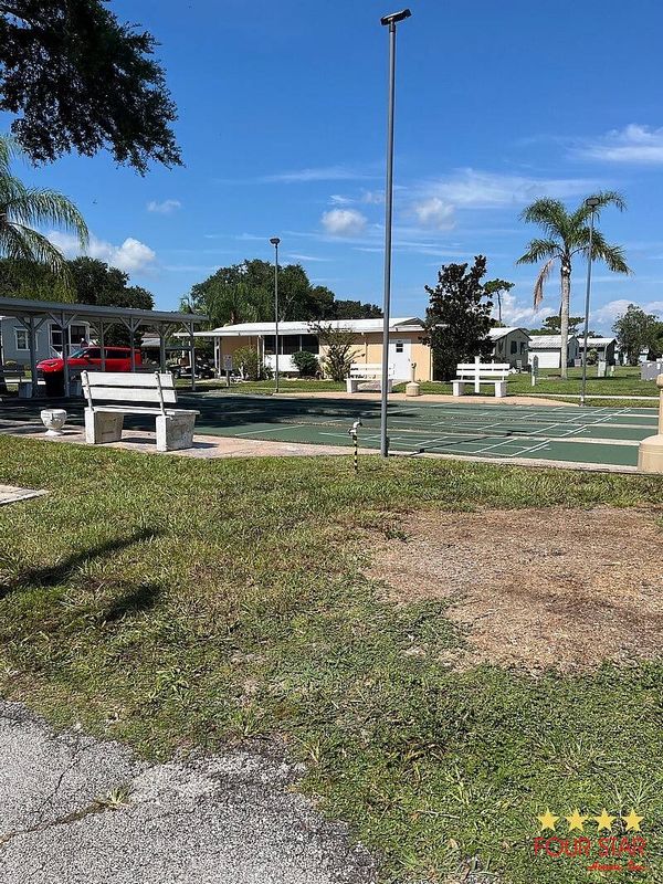 1021 Robin, DeLand FL 32724
