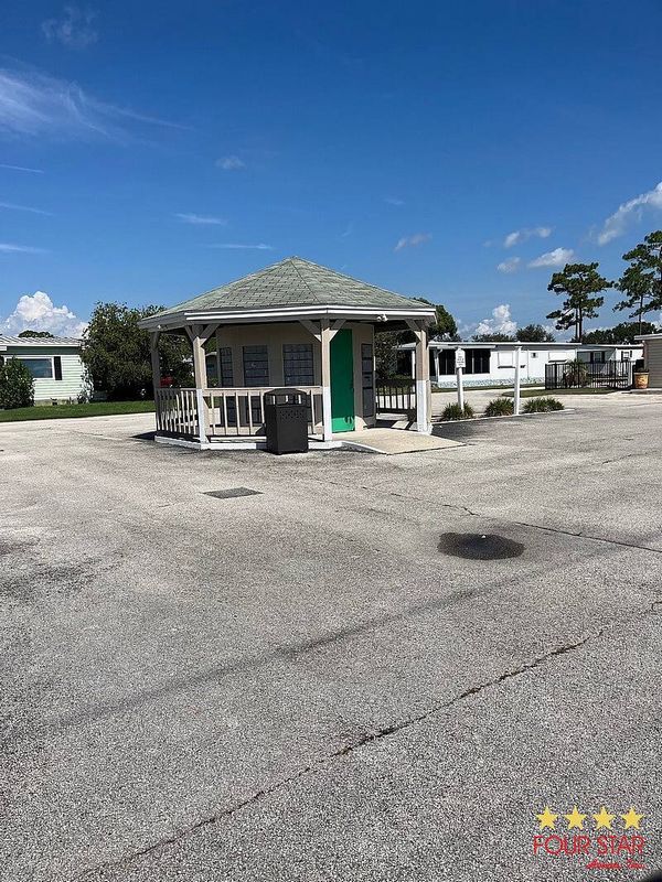 1021 Robin, DeLand FL 32724
