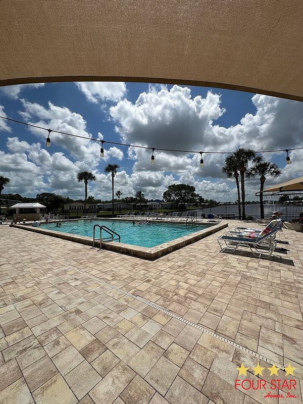 1982 E Lakeview Drive, Sebastian FL 32958