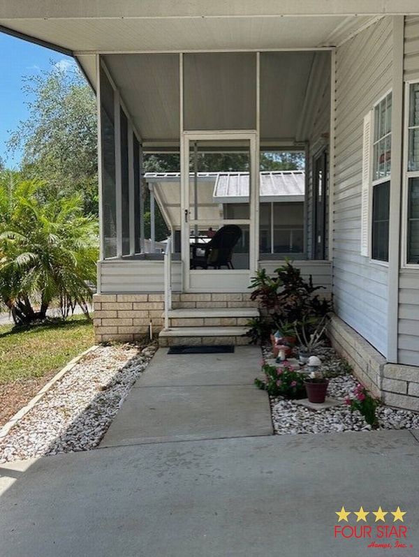 340 kingslake, DeBary FL 32713