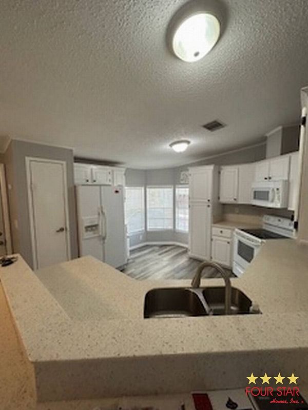 340 kingslake, DeBary FL 32713