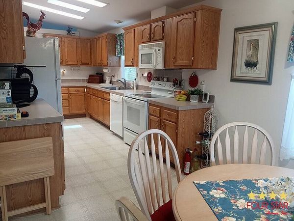 378 Kings Lake Dr, DeBary FL 32713