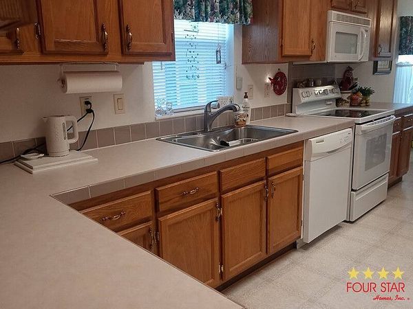 378 Kings Lake Dr, DeBary FL 32713