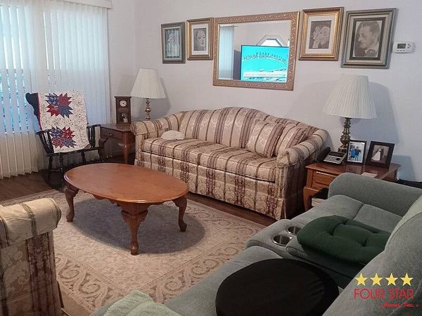 378 Kings Lake Dr, DeBary FL 32713