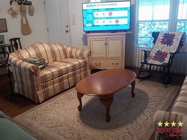 378 Kings Lake Dr, DeBary FL 32713