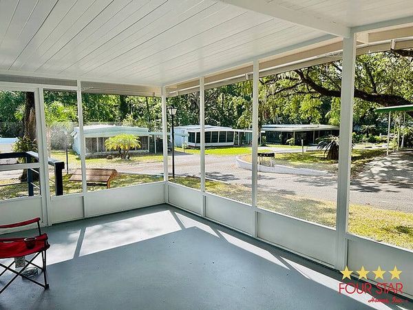 128 Queens Dr, Leesburg FL 34748
