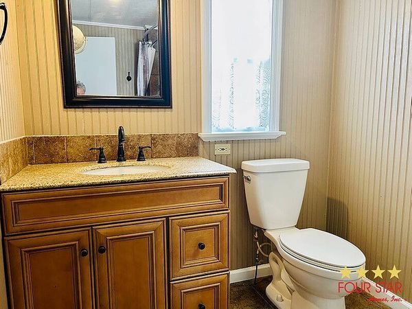 128 Queens Dr, Leesburg FL 34748
