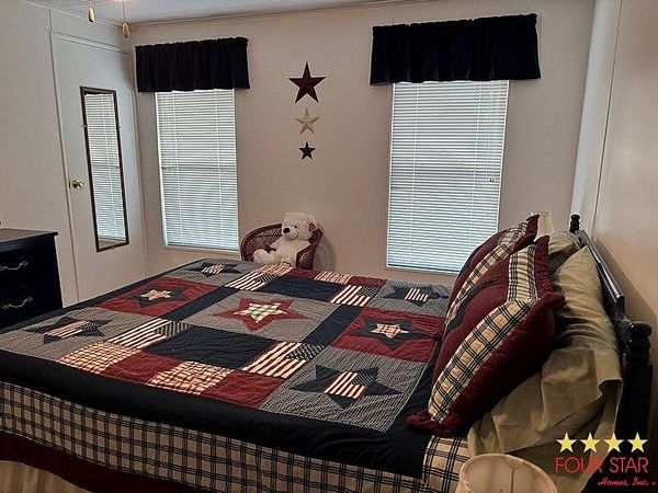 340 Pineview Dr, Orange City FL 32763