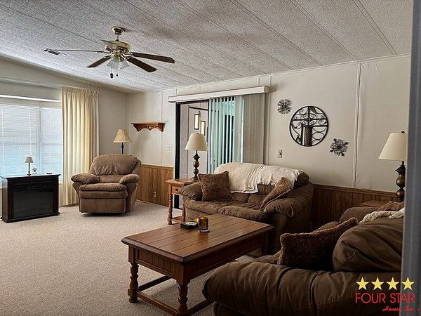 340 Pineview Dr, Orange City FL 32763