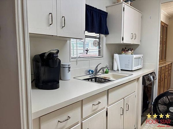 340 Pineview Dr, Orange City FL 32763