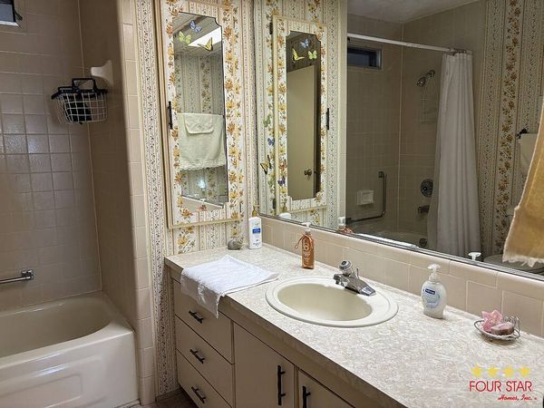 2442 Greenhedge Dr, Orange City FL 32763