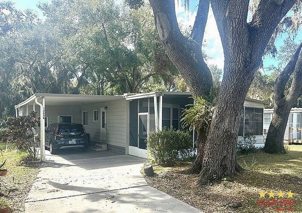 13048 Lemon Ave, Grand Island FL 32735
