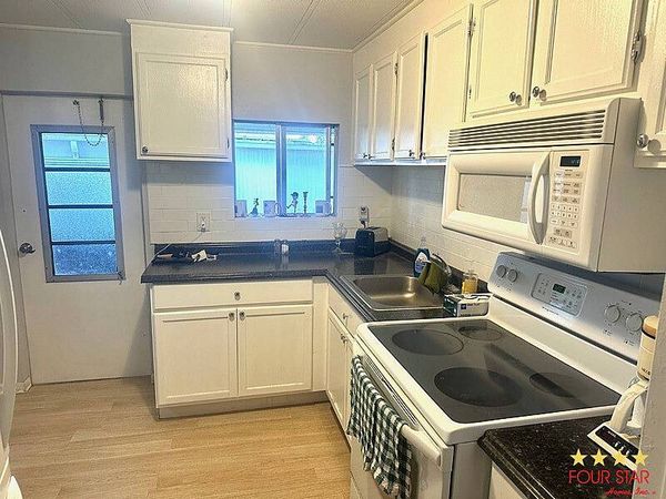 13048 Lemon Ave, Grand Island FL 32735