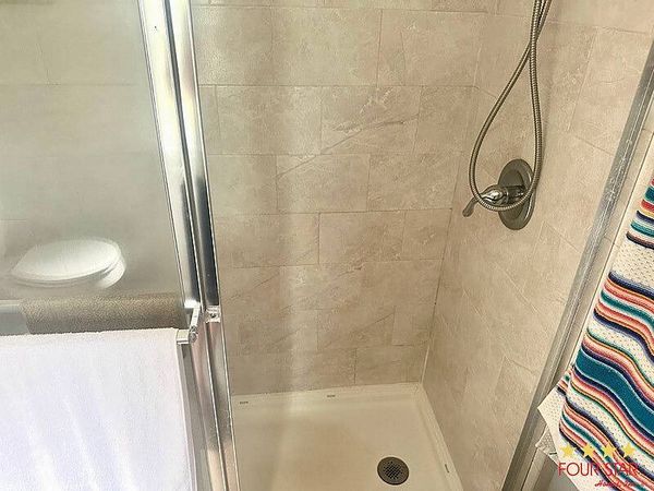 13048 Lemon Ave, Grand Island FL 32735