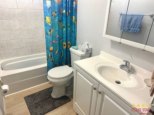 13048 Lemon Ave, Grand Island FL 32735