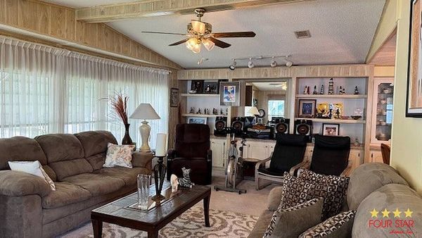 5 Ecuador Way, Fort Pierce FL 34951
