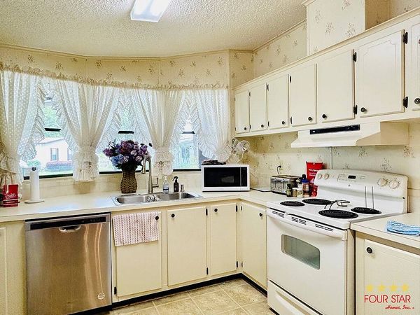 54 Bayberry Dr, Lot 492, Leesburg FL 34788