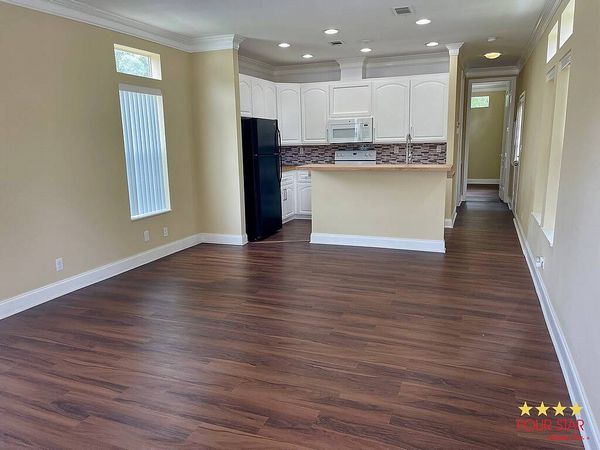206 London Dr., Kissimmee FL 34746