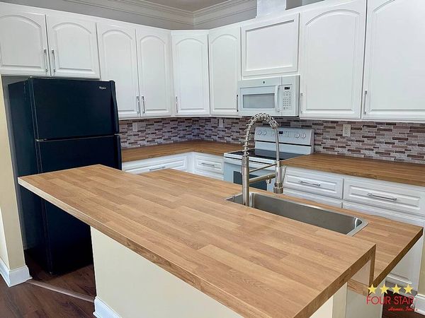 206 London Dr., Kissimmee FL 34746