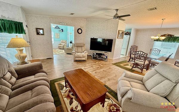 853 Regalwood, DeBary FL 32713