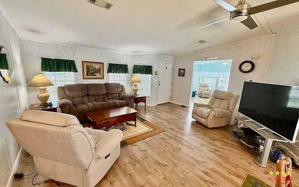 853 Regalwood, DeBary FL 32713