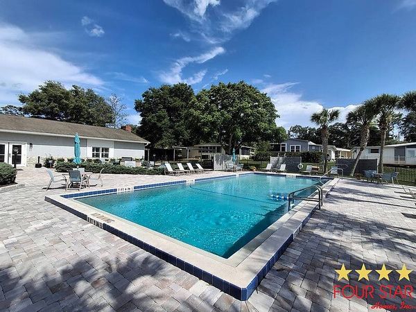 522 Hawthorne Dr, Lot D17, DeLand FL 32724