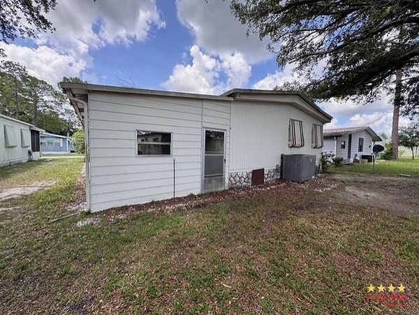 1077 Larkfield , DeLand FL 32724