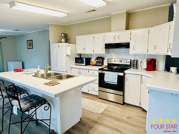 25753 Espanola Dr., Leesburg FL 34748