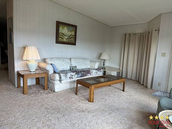 1038 W Lakeview Dr, Sebastian FL 32958