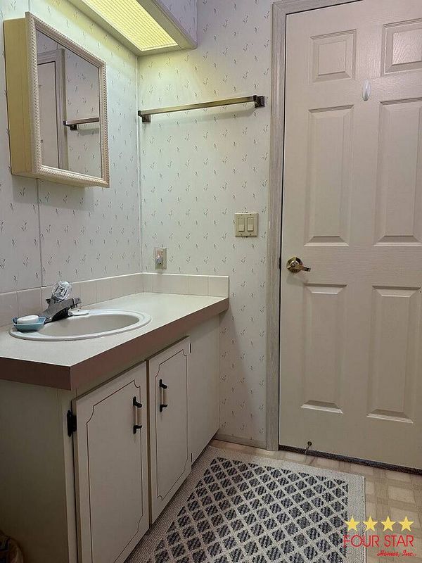 1038 W Lakeview Dr, Sebastian FL 32958