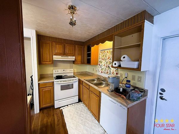 10 Las Palmas Dr, Edgewater FL 32132