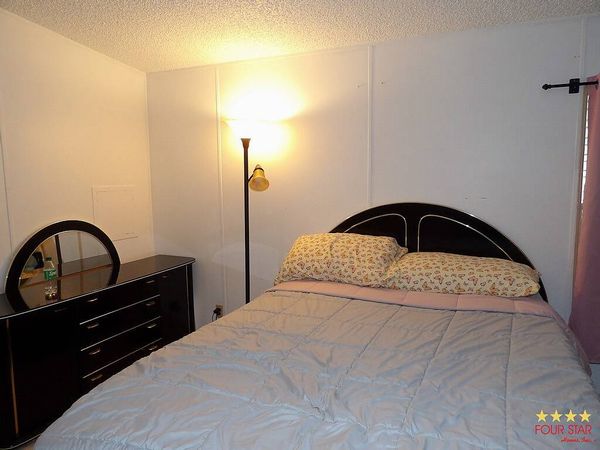 12 Granada St., Leesburg FL 34748