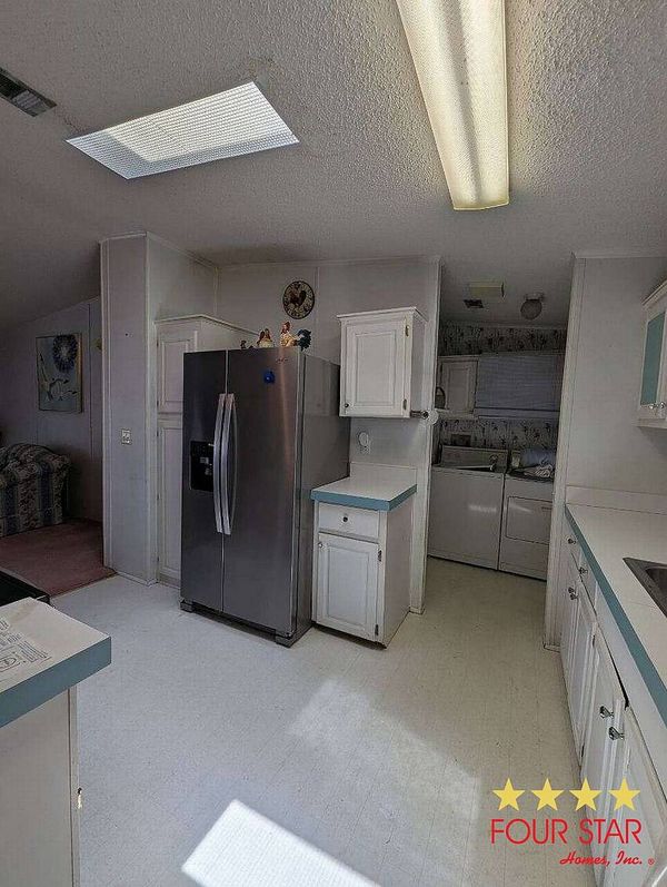 132 S Lake Dr, Leesburg FL 34788