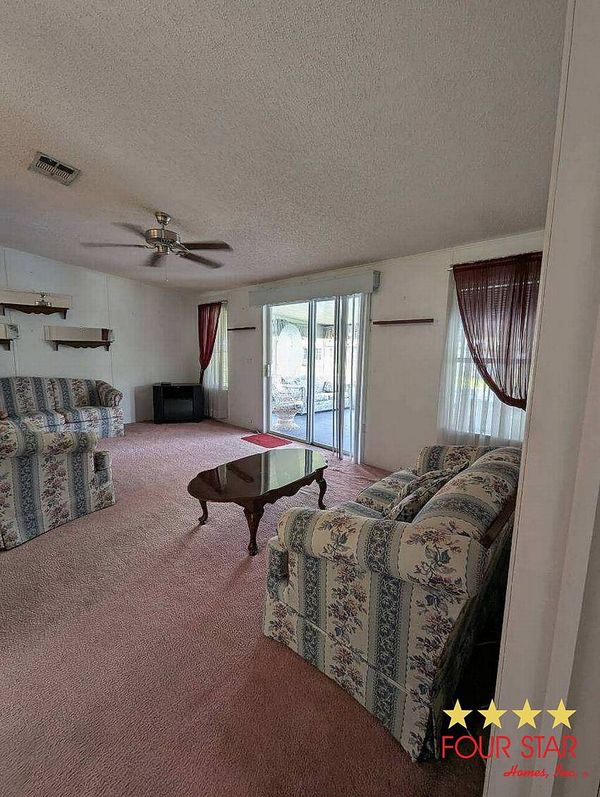 132 S Lake Dr, Leesburg FL 34788