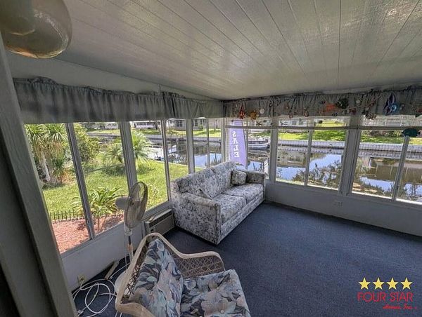 132 S Lake Dr, Leesburg FL 34788