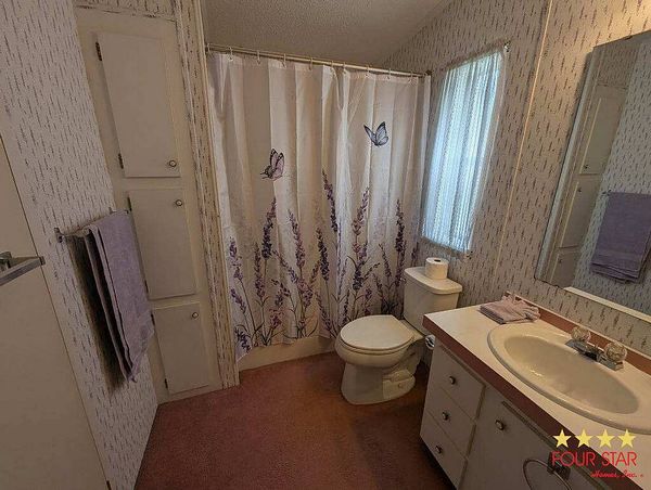 132 S Lake Dr, Leesburg FL 34788