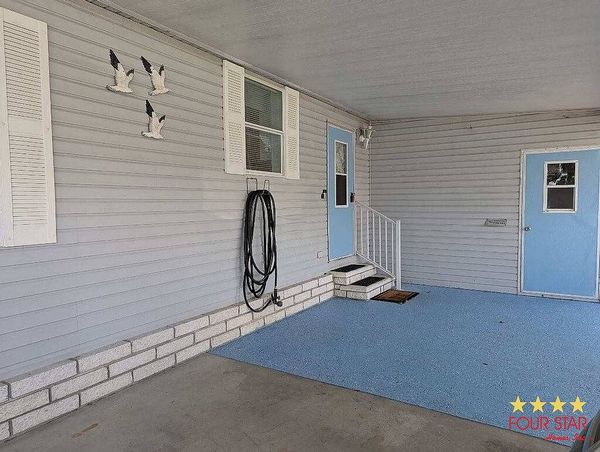 132 S Lake Dr, Leesburg FL 34788