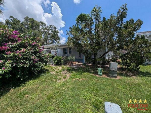 132 S Lake Dr, Leesburg FL 34788