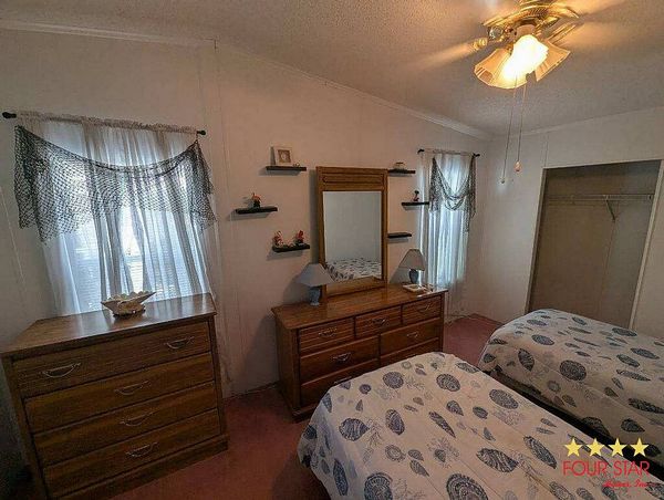 132 S Lake Dr, Leesburg FL 34788