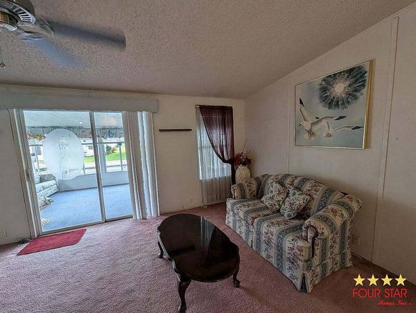 132 S Lake Dr, Leesburg FL 34788