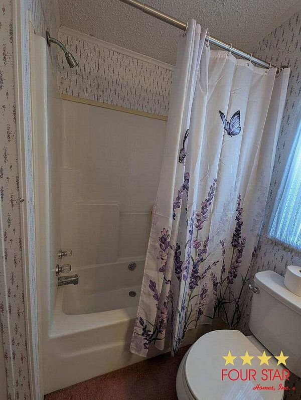 132 S Lake Dr, Leesburg FL 34788