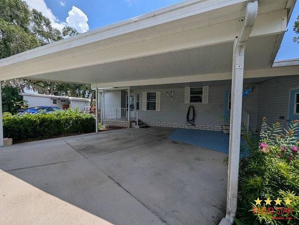 132 S Lake Dr, Leesburg FL 34788