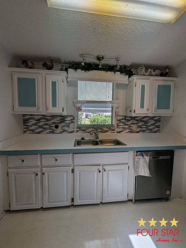 132 S Lake Dr, Leesburg FL 34788