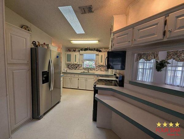 132 S Lake Dr, Leesburg FL 34788