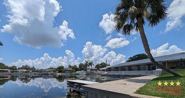 132 S Lake Dr, Leesburg FL 34788