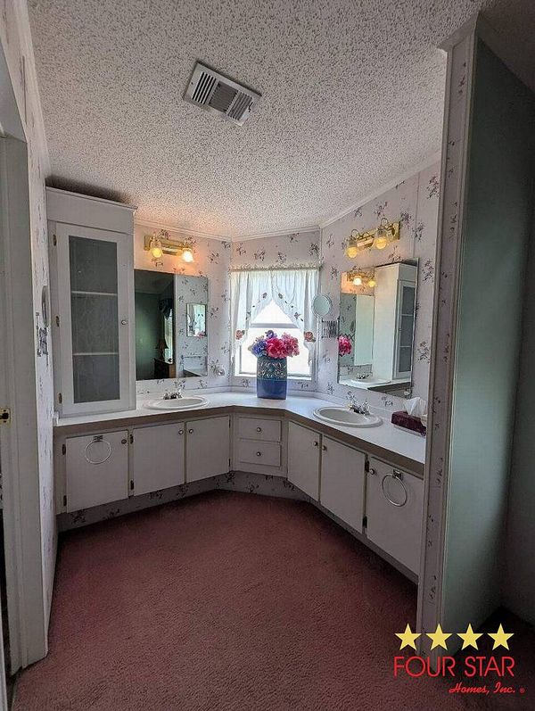 132 S Lake Dr, Leesburg FL 34788