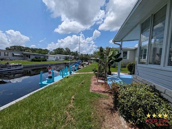 132 S Lake Dr, Leesburg FL 34788